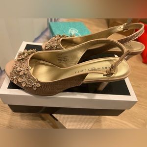 Karen Scott Open toes sandals